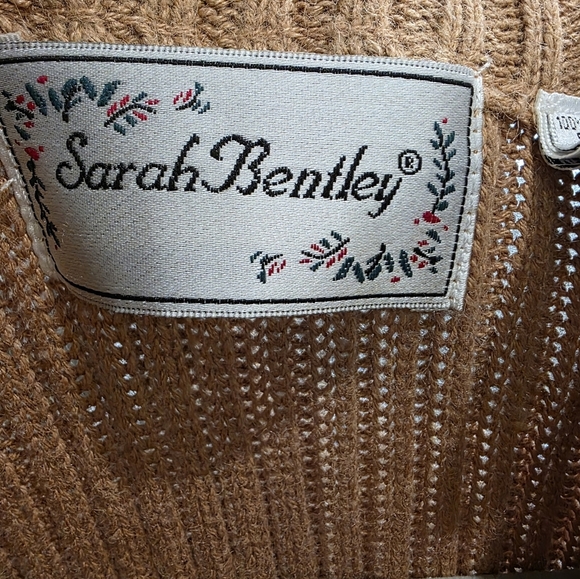 Vintage Sarah Bentley Suede/ Cable Knit Vest Size Medium - Picture 4 of 4